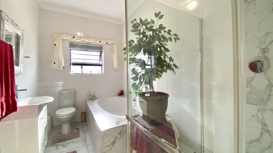 3 Bedroom Property for Sale in Atlantic Sands Private Estate Western Cape